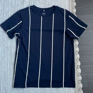 Mens vertical striped tee